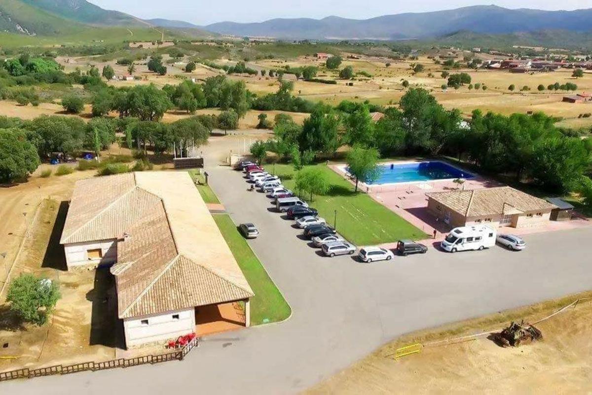 Kampaoh Cabaneros Navas de Estena Dış mekan fotoğraf